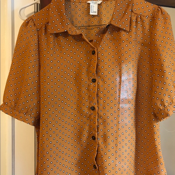 Cropped polka dotted button down - Picture 2 of 3